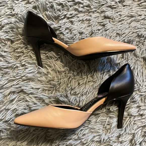 NWOT Calvin Klein Color Block Pumps - 8.5 - Picture 5 of 10